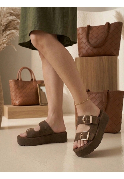 Yazlık Kadın Kahverengi Platform Taban Tokalı Terlik